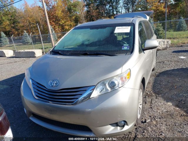 5TDYZ3DC2HS833614 Toyota Sienna Xle 8 Passenger