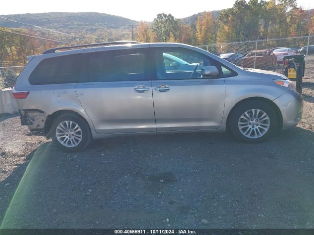 5TDYZ3DC2HS833614 Toyota Sienna Xle 8 Passenger