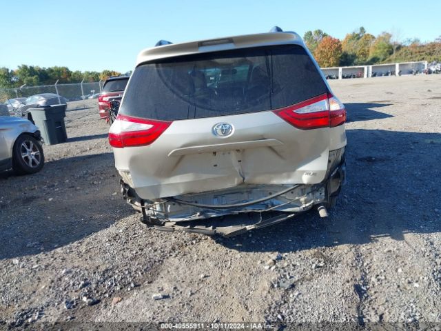 5TDYZ3DC2HS833614 Toyota Sienna Xle 8 Passenger