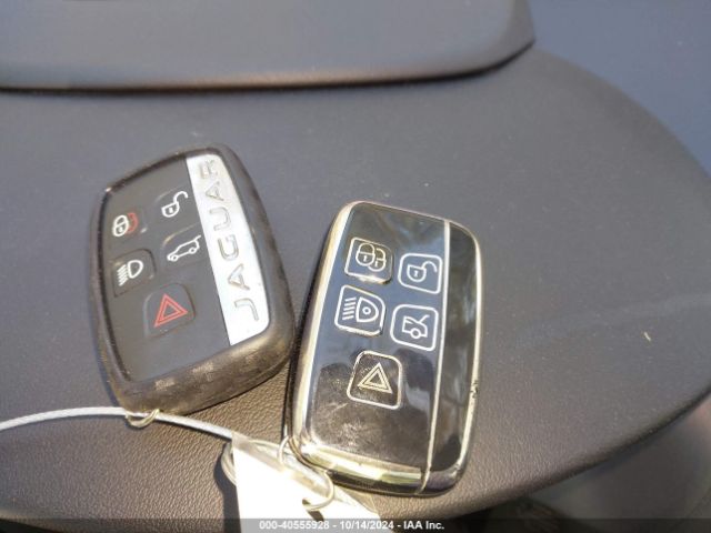 2017 JAGUAR F-PACE SADCM2BVXHA490611 Photo 10