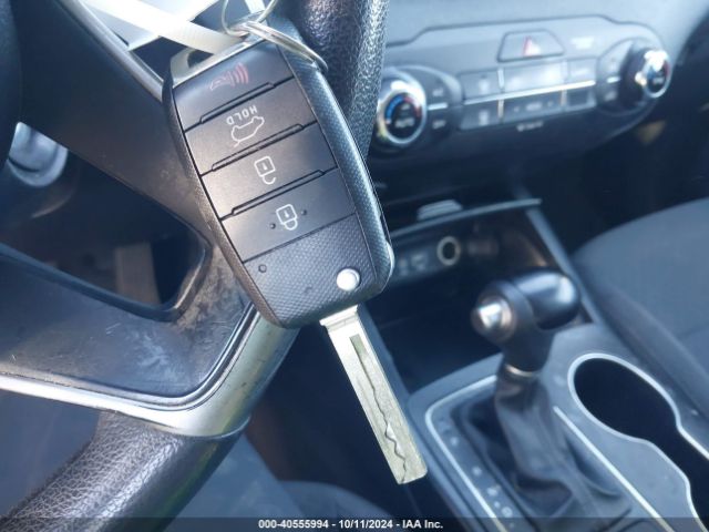5XYPGDA32JG388371 KIA Sorento 2.4l Lx