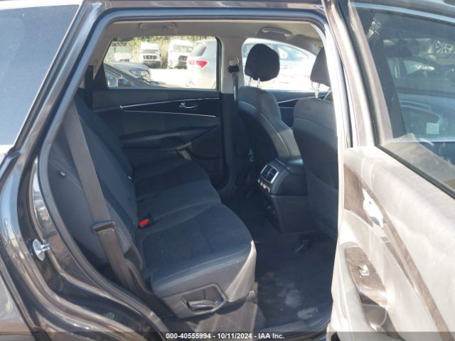 5XYPGDA32JG388371 KIA Sorento 2.4l Lx