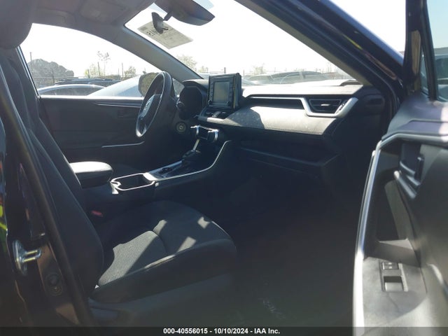 Toyota RAV4 LE 2019 2T3H1RFV8KW053681 Image 5