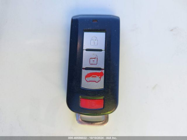 JA4AD3A32EZ014238 Mitsubishi Outlander Se