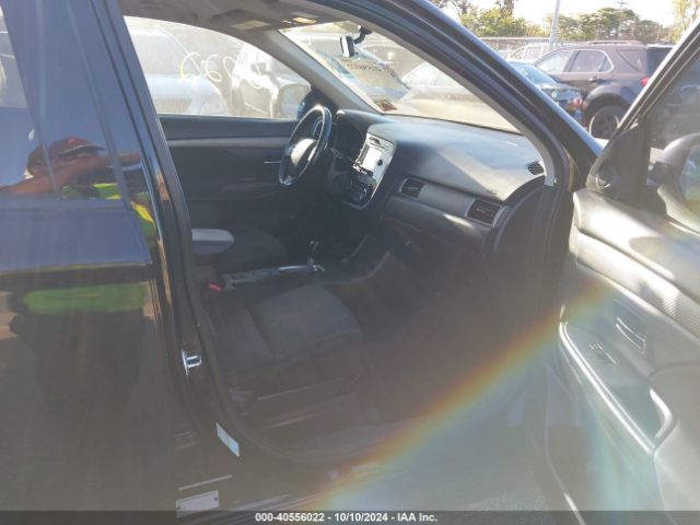 JA4AD3A32EZ014238 Mitsubishi Outlander Se