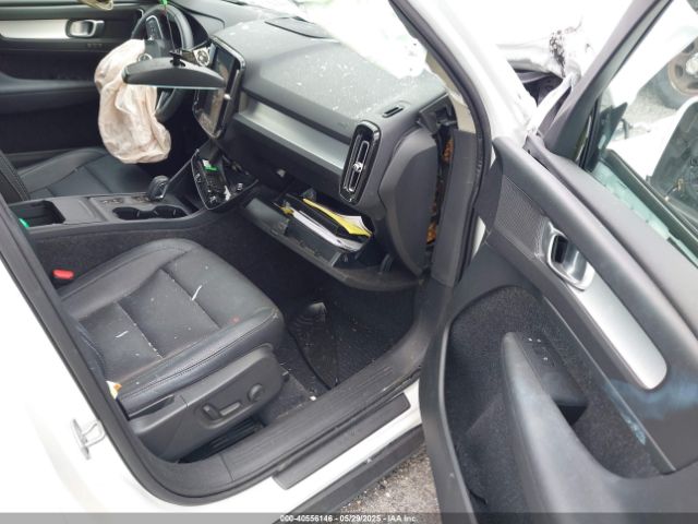 2019 VOLVO XC40 YV4AC2HK7K2107905 Photo 4