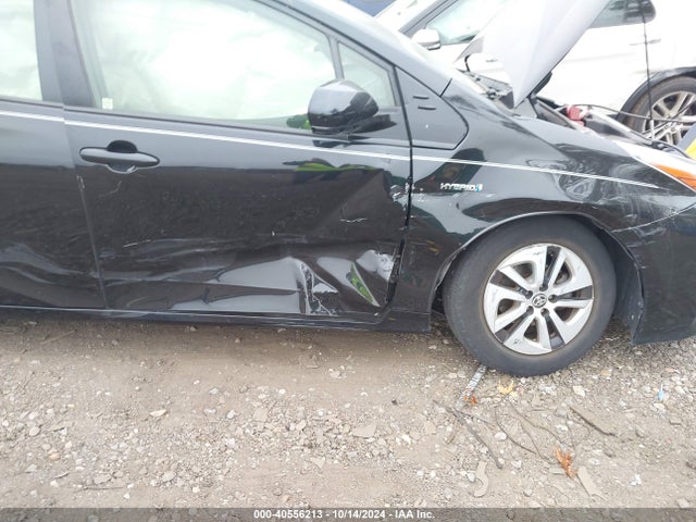 JTDKARFU8H3031012 Toyota Prius Three