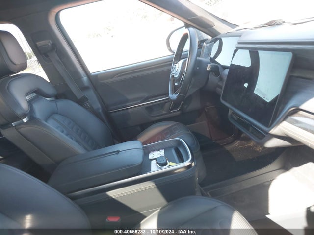 Rivian R1t Adventure 2022 7FCTGAAA4NN009584 Image 5