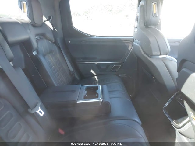 Rivian R1t Adventure 2022 7FCTGAAA4NN009584 Image 8