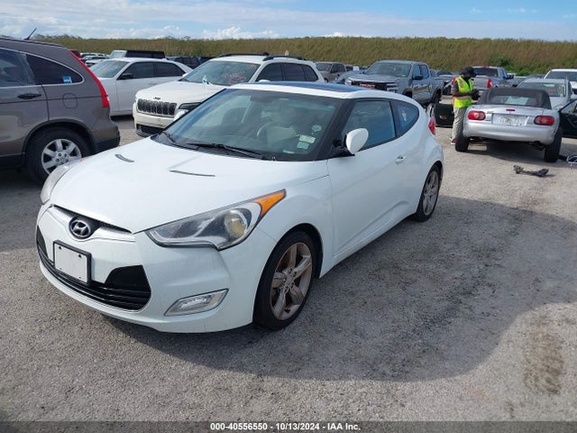 Hyundai Veloster Base W/gray 2014 KMHTC6AD1EU206626 Image 2