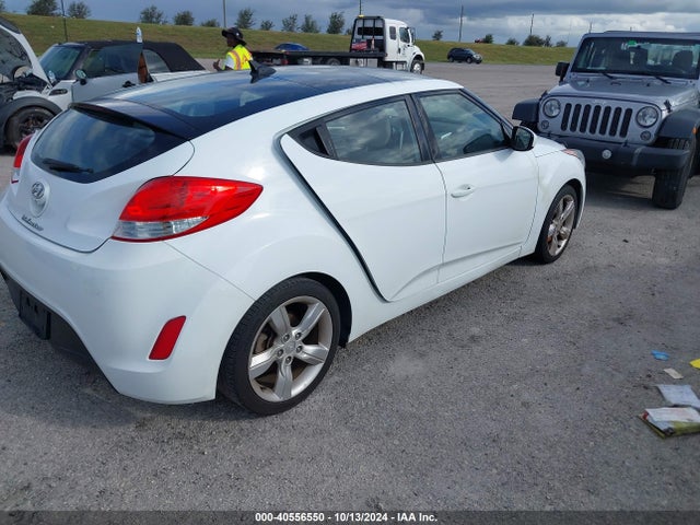 Hyundai Veloster Base W/gray 2014 KMHTC6AD1EU206626 Image 4