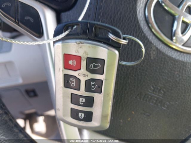 5TDYZ3DCXJS929819 Toyota Sienna Xle Premium 8 Passenger