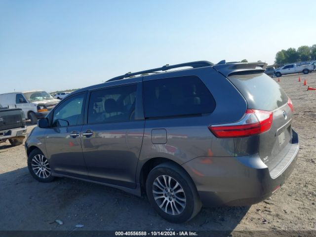 5TDYZ3DCXJS929819 Toyota Sienna Xle Premium 8 Passenger