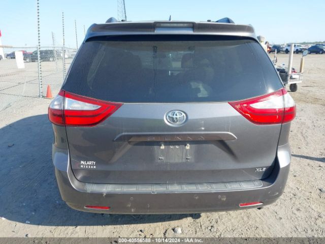 5TDYZ3DCXJS929819 Toyota Sienna Xle Premium 8 Passenger