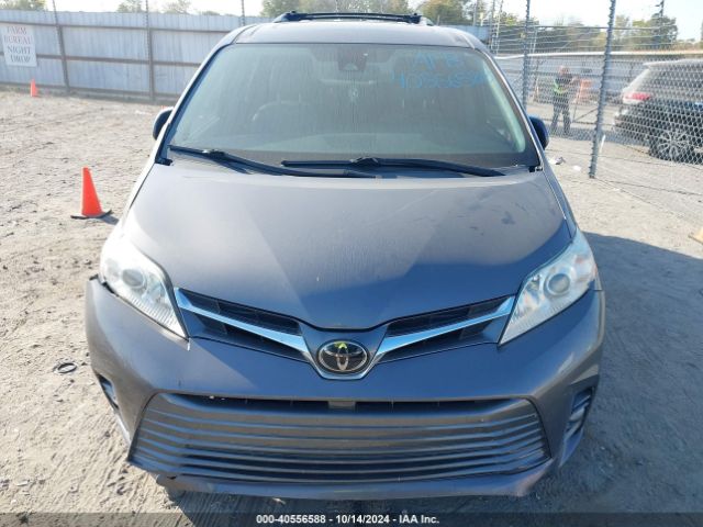 5TDYZ3DCXJS929819 Toyota Sienna Xle Premium 8 Passenger