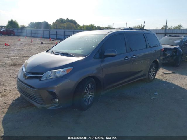5TDYZ3DCXJS929819 Toyota Sienna Xle Premium 8 Passenger
