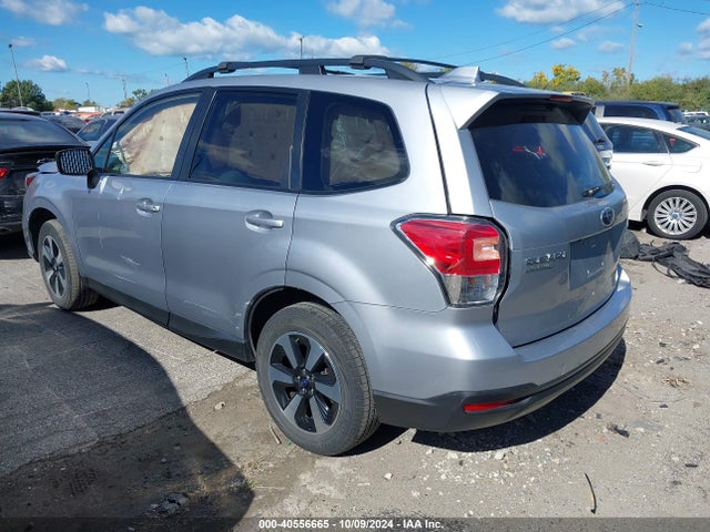 Subaru Forester 2.5i Premium 2018 JF2SJAGC1JH565471 Image 3