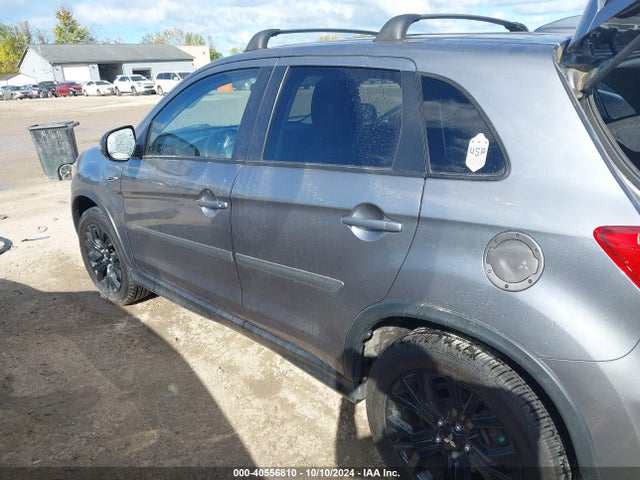 JA4AR3AU0JZ028448 Mitsubishi Outlander Sport 2.0 Le