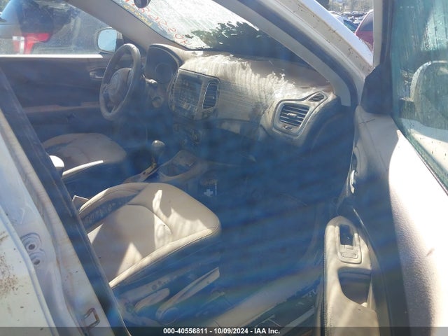 3C4NJCBB6JT140447 Jeep Compass Latitude Fwd
