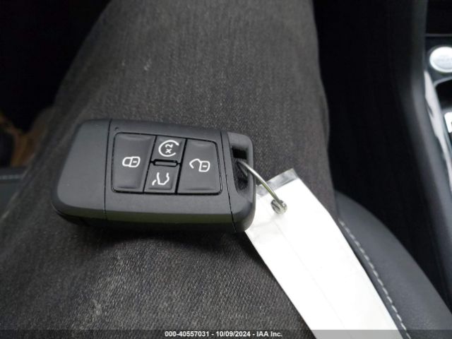 3VVSX7B2XPM374877 Volkswagen Taos 1.5t Se