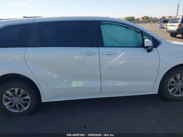 5TDKRKEC7RS198924 Toyota SIENNA LE