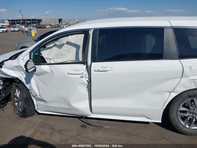 5TDKRKEC7RS198924 Toyota SIENNA LE