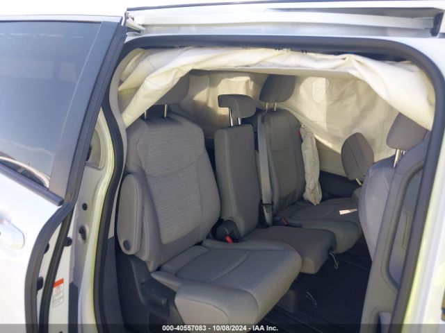 5TDKRKEC7RS198924 Toyota SIENNA LE