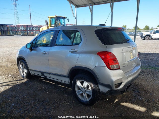 Chevrolet TRAX LS 2018 KL7CJNSB2JB723499 Image 3