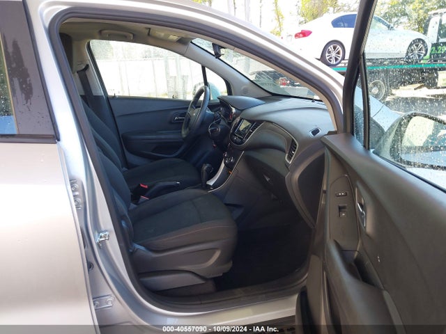 Chevrolet TRAX LS 2018 KL7CJNSB2JB723499 Image 5