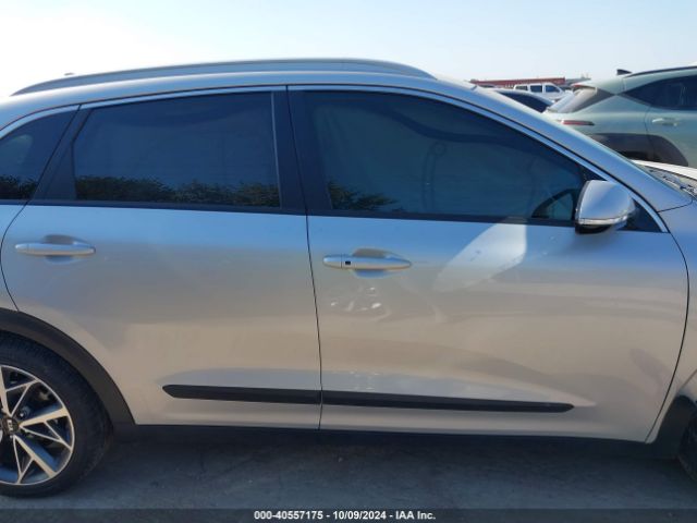 KNDCC3LC5L5427483 KIA Niro Touring