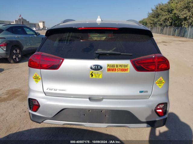 KNDCC3LC5L5427483 KIA Niro Touring