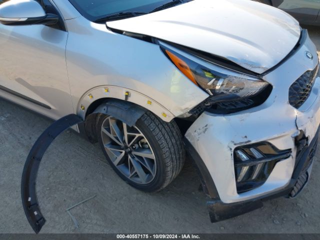 KNDCC3LC5L5427483 KIA Niro Touring