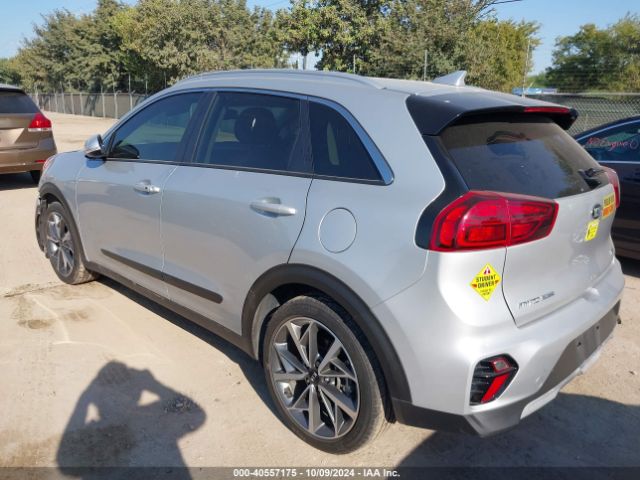 KNDCC3LC5L5427483 KIA Niro Touring