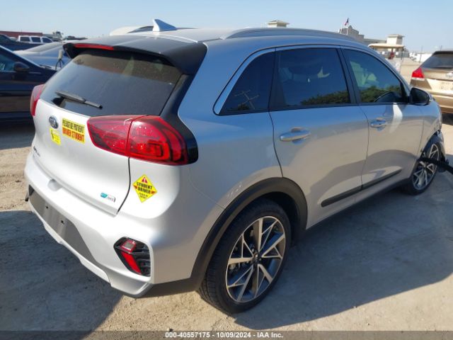 KNDCC3LC5L5427483 KIA Niro Touring