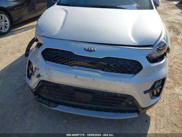 KNDCC3LC5L5427483 KIA Niro Touring