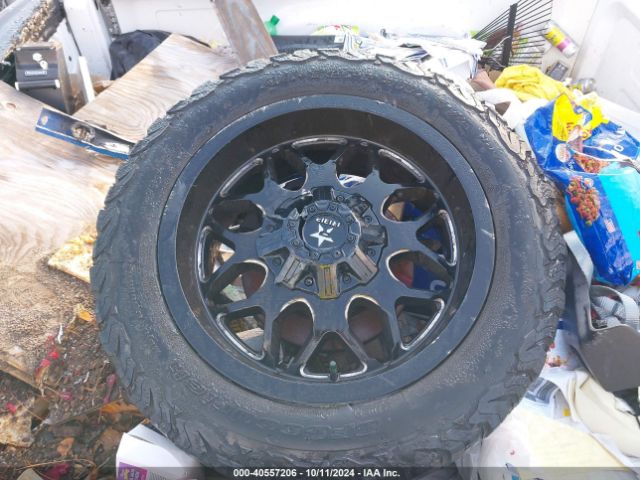 1C6RR7FT6HS690030 RAM 1500 Express  4x4 6'4 Box