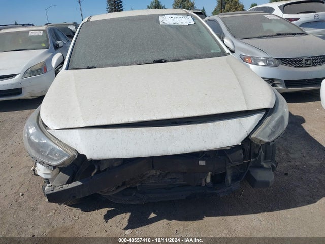 Hyundai 2018 2018 3KPC24A39JE014916 Image 12