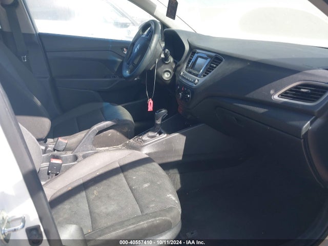 Hyundai 2018 2018 3KPC24A39JE014916 Image 5