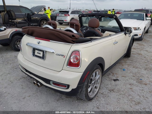 2011 MINI COOPER S WMWZP3C58BTX83126 Photo 3