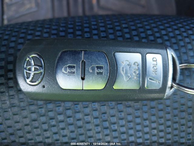 3MYDLBYV6KY524753 Toyota YARIS L