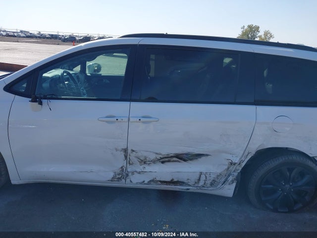 Chrysler Pacifica Touring L Plus 2020 2C4RC1EGXLR250009 Image 14