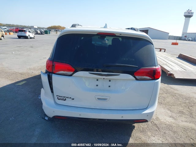 Chrysler Pacifica Touring L Plus 2020 2C4RC1EGXLR250009 Image 17