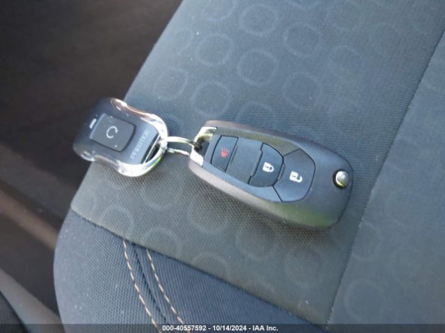 3GNCJKSB3KL402077 Chevrolet TRAX LS