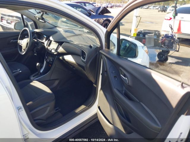 3GNCJKSB3KL402077 Chevrolet TRAX LS
