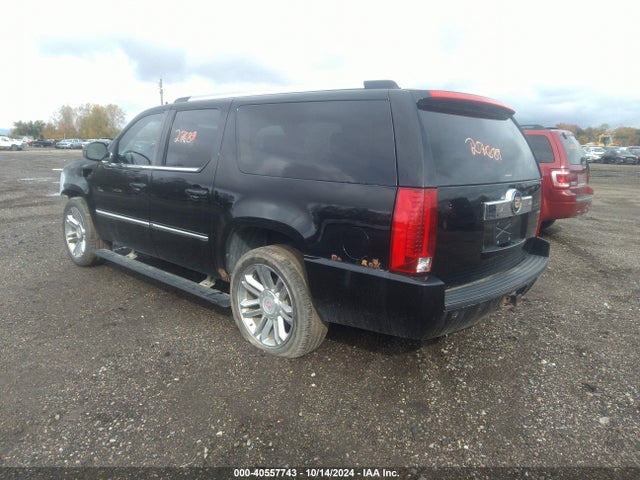 2011 CADILLAC ESCALADE ESV 1GYS4KEF5BR143685 Photo 2