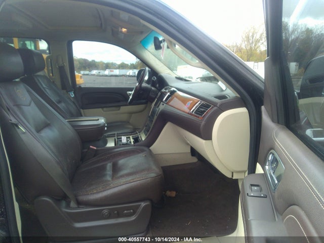 2011 CADILLAC ESCALADE ESV 1GYS4KEF5BR143685 Photo 4