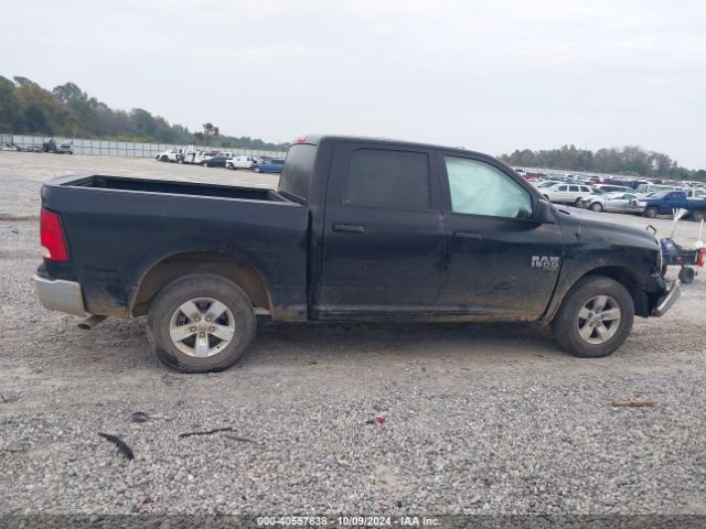 3C6RR7KG6NG313872 RAM 1500 Classic Tradesman  4x4 5'7 Box