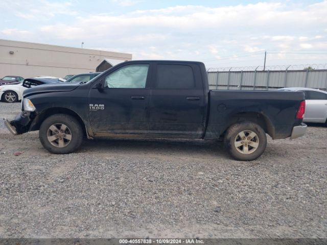 3C6RR7KG6NG313872 RAM 1500 Classic Tradesman  4x4 5'7 Box
