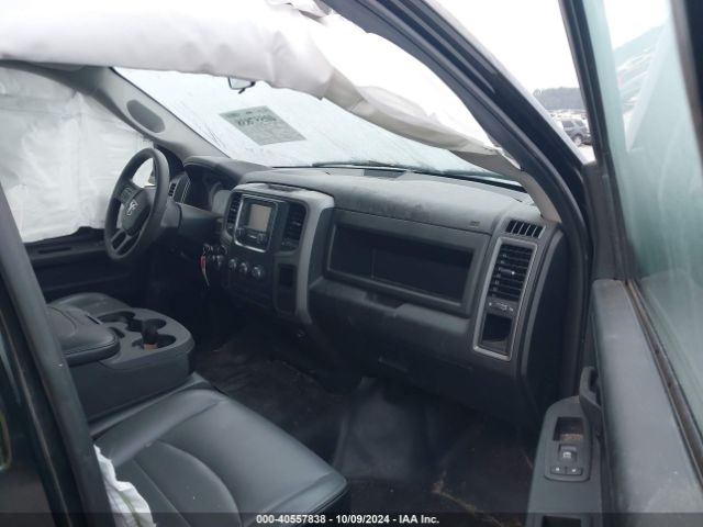 3C6RR7KG6NG313872 RAM 1500 Classic Tradesman  4x4 5'7 Box