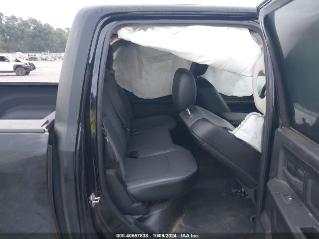 3C6RR7KG6NG313872 RAM 1500 Classic Tradesman  4x4 5'7 Box